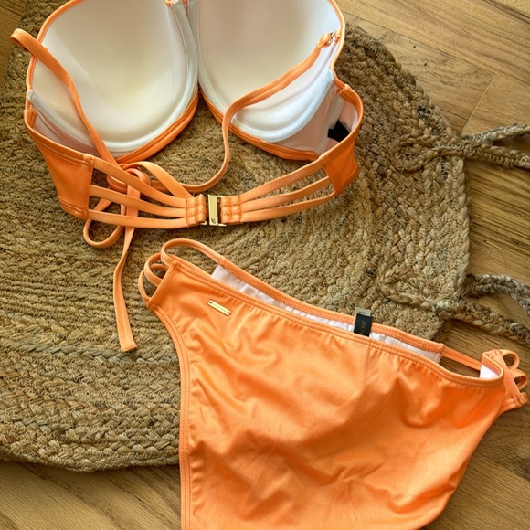 Victoria’s Secret set - Picture 5 of 5